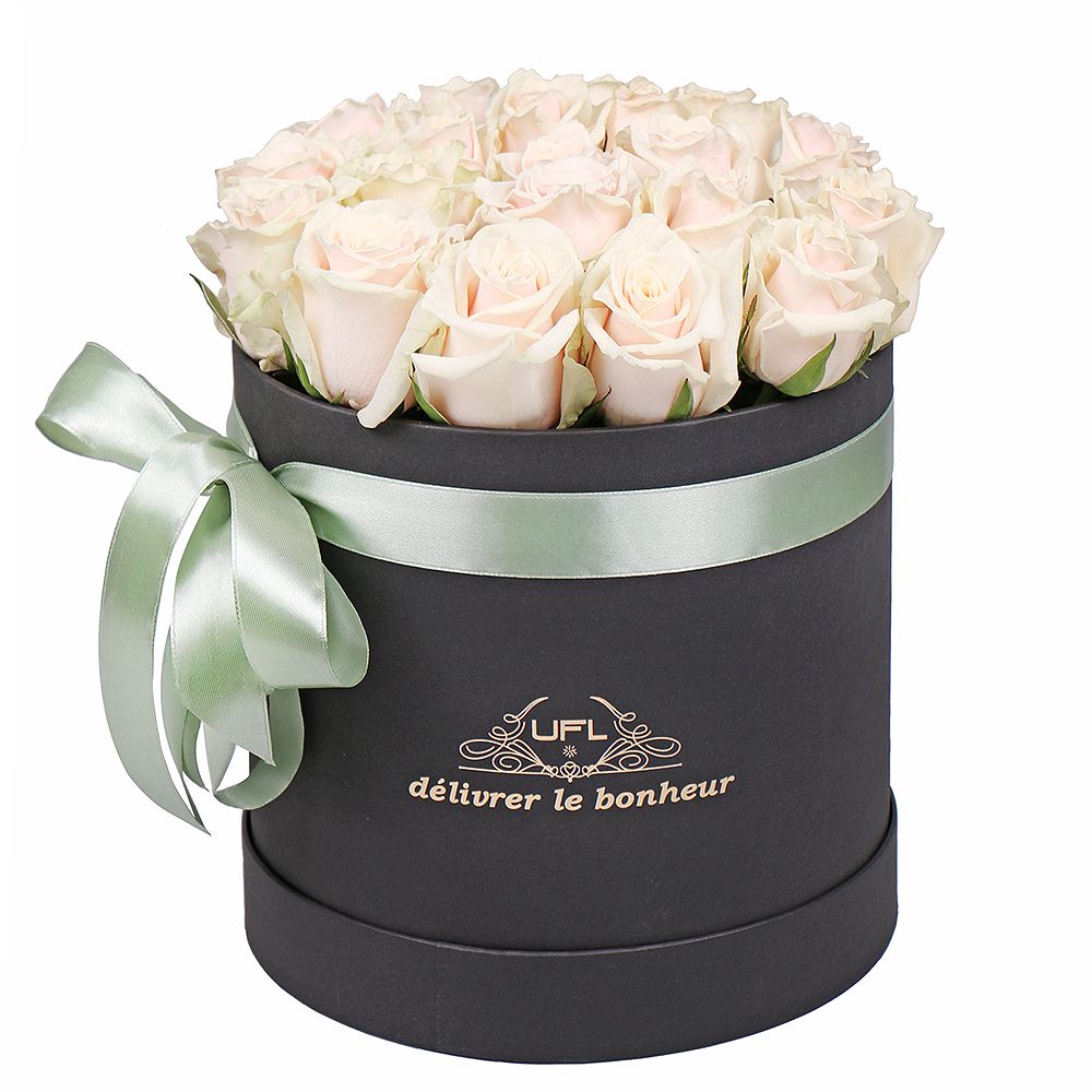 Bouquet Cream roses in a box