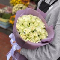 white rose (25 pcs.), packaging, ribbon