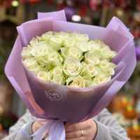 white rose (25 pcs.), packaging, ribbon