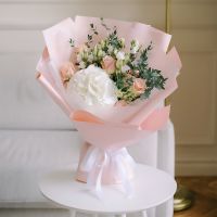 white hydrangea, cream kimberly rose (7 pcs.), white eustoma, eucalyptus, topper, packaging, ribbon