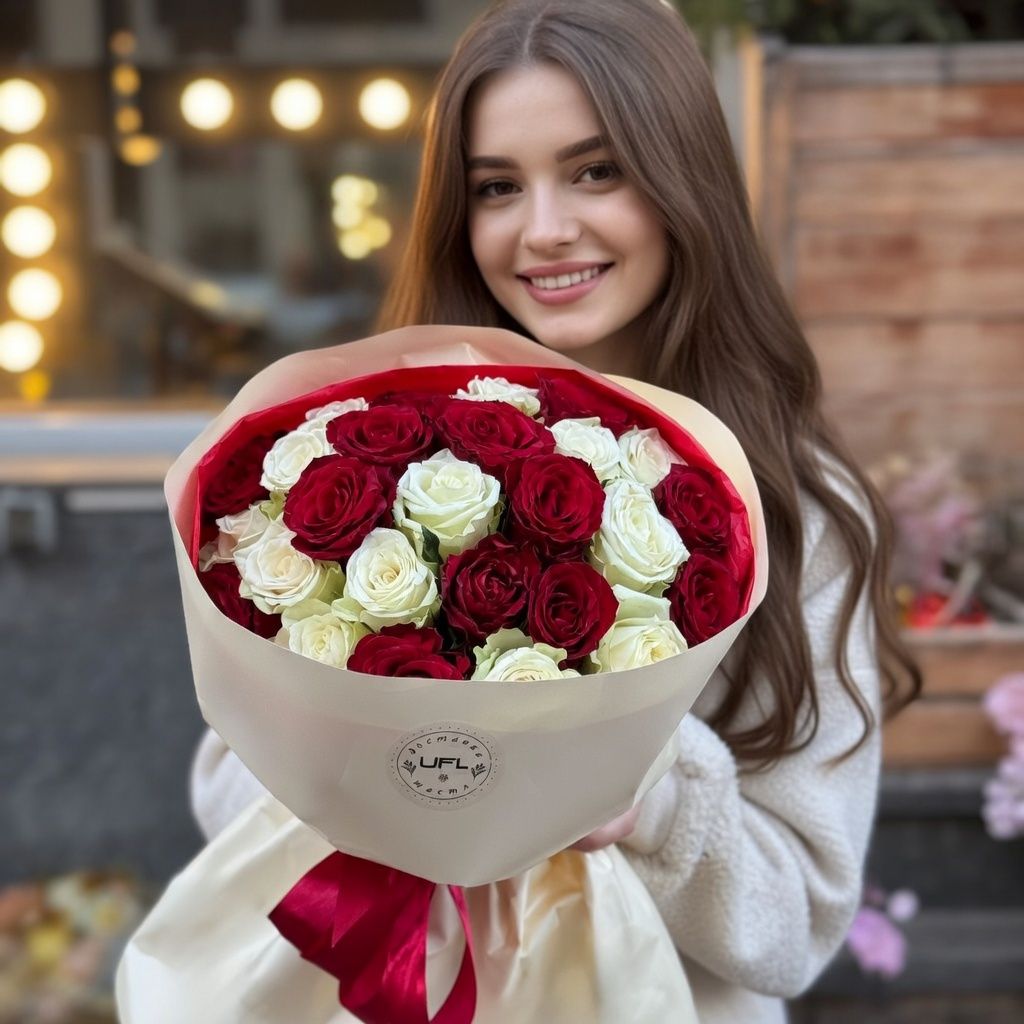 Bouquet 25 red and white roses Kenia