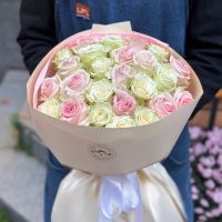 Bouquet  25 pink and white roses Kenia