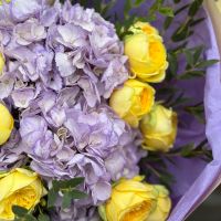 Bouquet Hydrangeas and Yellow Roses Lavender morning