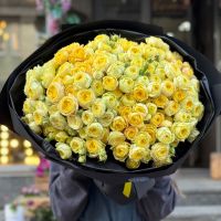 Bouquet 51 yellow peony roses