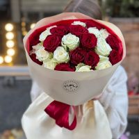 Bouquet  25 red and white roses Kenia