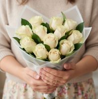 cream rose (15 pcs.), packaging, ribbon