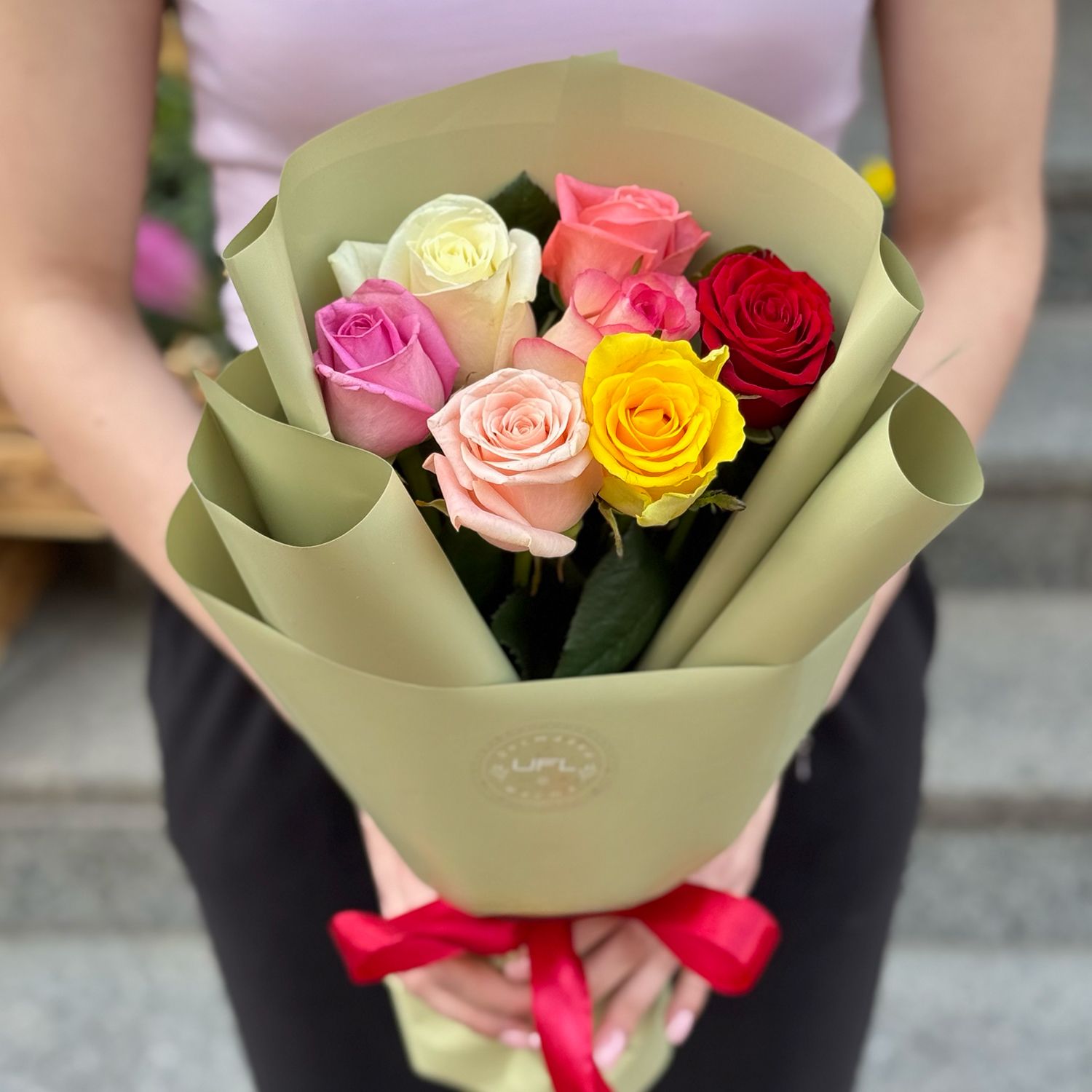 Bouquet 7 multi color roses