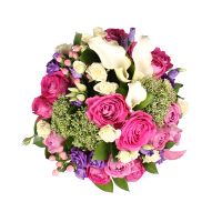 callas, pink hypericum, white bush rose, lavender bush rose, oasis, white trachelium, packaging, ribbon