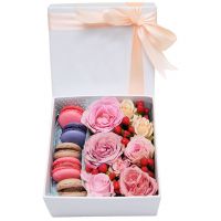 macaron cookies, square m box, pink rose, red hypericum, cream spray rose, packaging, ribbon