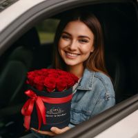 oasis, embossed box, rose (23 pcs.), packaging, ribbon